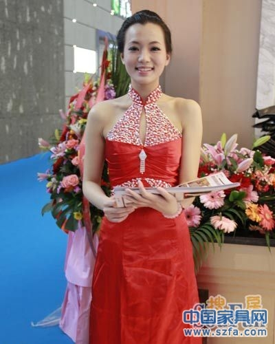 深圳家具展,美女模特4
點擊圖片查看下一頁 深圳家具展,美女模特4